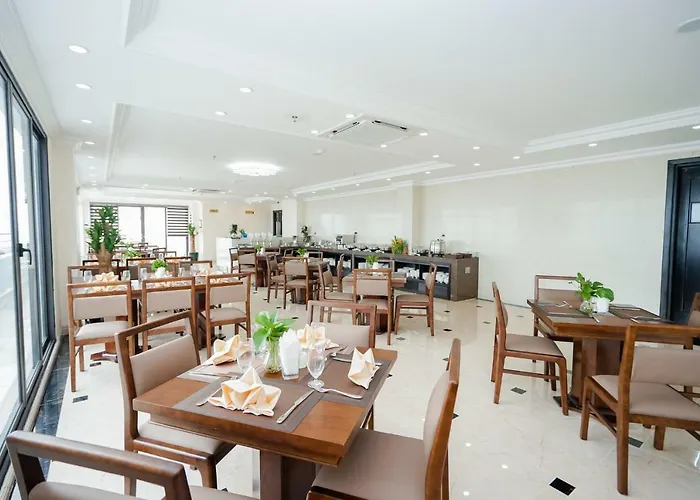Hotel Khach San Plus Hạ Long