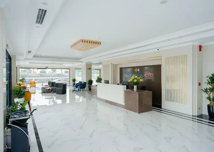 Hotel Khach San Plus