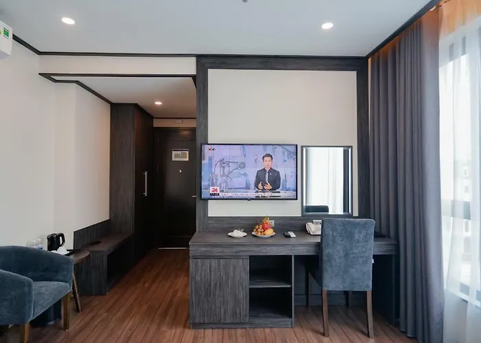 Khach San Plus Hotel 3*