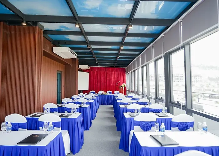 Khach San Plus Hotel