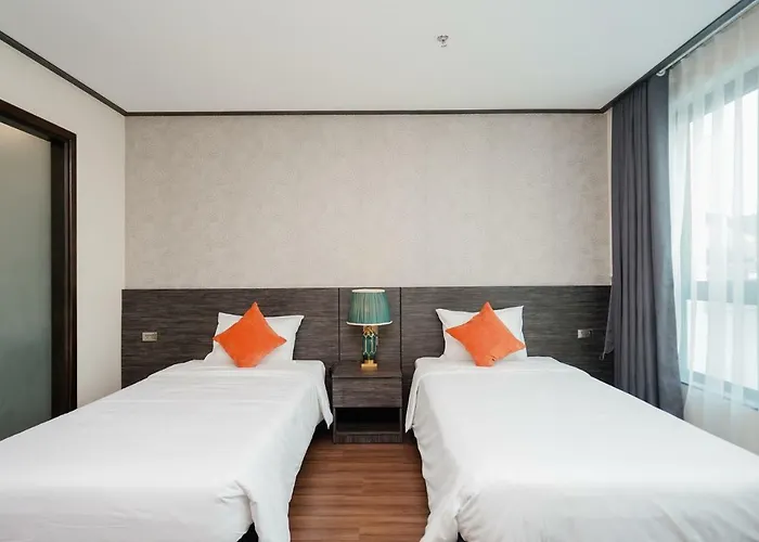 Khach San Plus Hotel