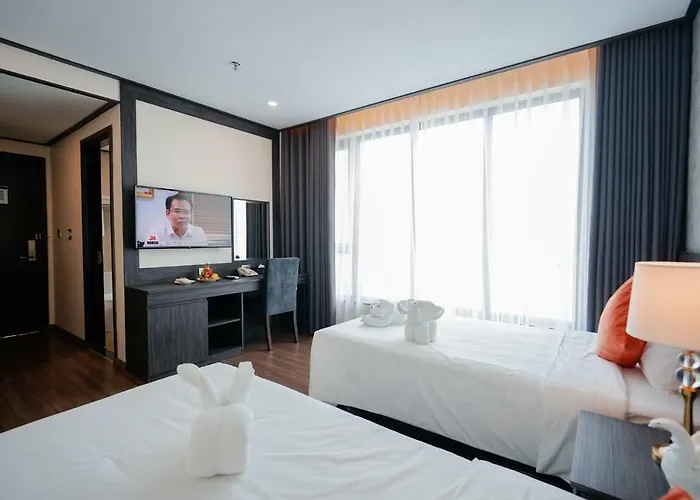 Khach San Plus Hotel 3*