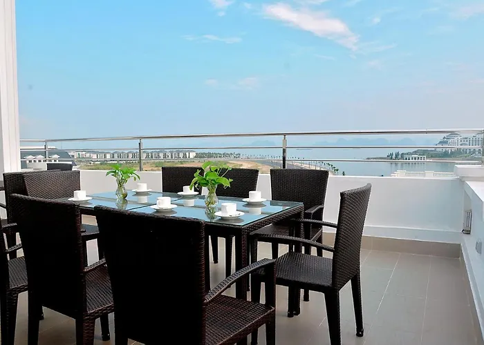 Khach San Plus 3* Hạ Long